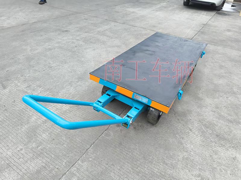 3吨小型IM在线（中国） 带橡胶垫工具车