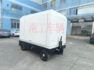 2吨电动IM在线（中国） 飞翼箱式工具拖车2I.jpg